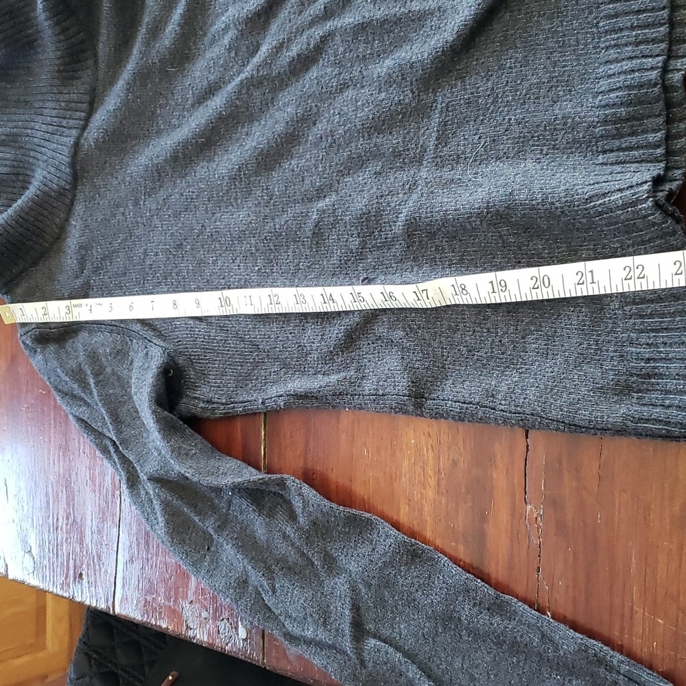 Gap Turtle Neck Sweather Great Condition - image 5